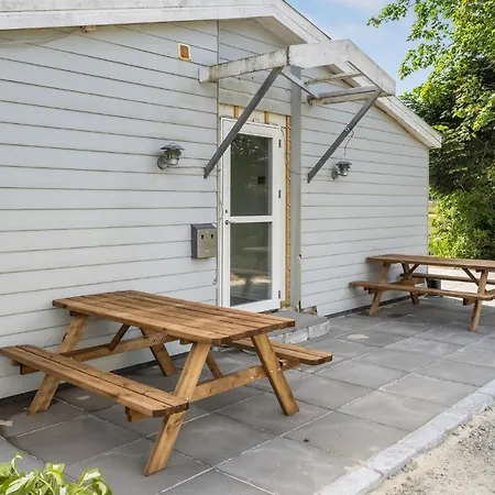 In Henne With Wifi And 1 Bedrooms Henne Strand